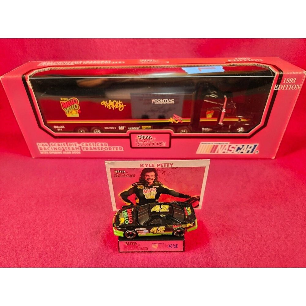 KYLE PETTY NASCAR #42 TRANSPORTER BUNDLE w/MATCHING STOCKCAR & PLAYER CARD‎